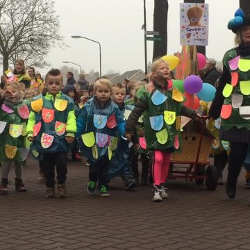 [VIDEO] Scholen-optocht ‘Boekels Boekenbal’