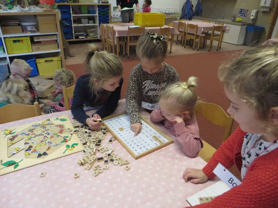 Peuters en kleuters ontmoeten elkaar