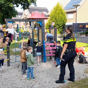 Kindcentrum de Regenboog helpt politie!