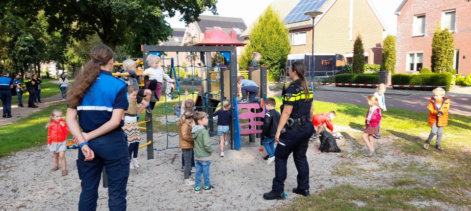 Kindcentrum de Regenboog helpt politie!