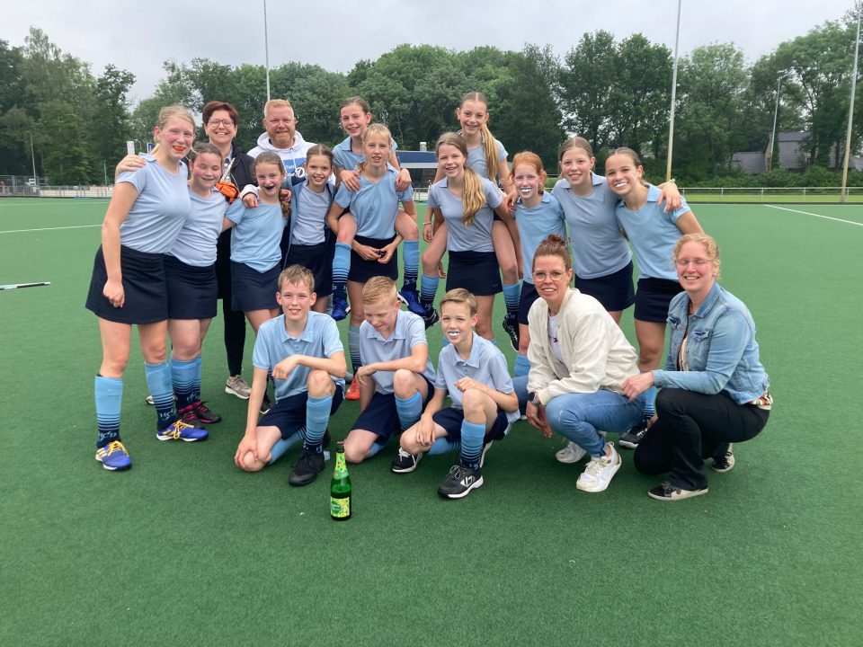 HCB MO12-1 mix kampioen